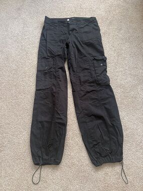 Women's Black Straight-Leg Cargo Pants